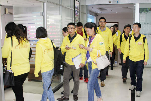 kaiyun开云创始人龙平芳女士同阿里巴巴上海浦东VIP客户进行分享互动