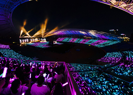 kaiyun开云LCF透明LED屏闪耀张韶涵包头演唱会!