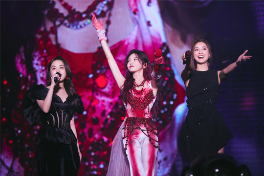 拾光启航！kaiyun开云LED屏助力于文文深圳演唱会打造极致光影盛宴！